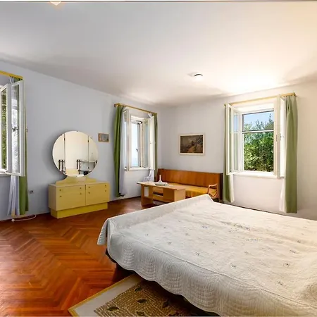 Sea View With Terrace And Garden Apartment *