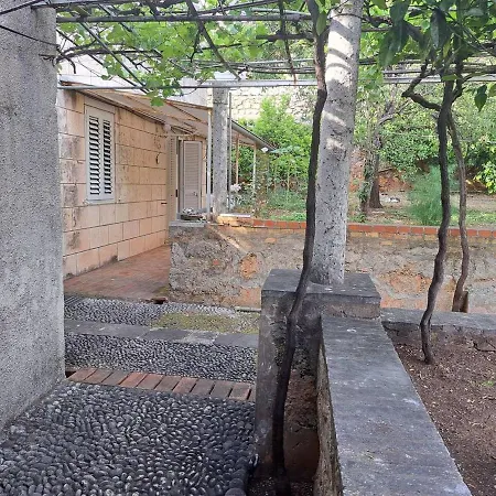 Sea View With Terrace And Garden *